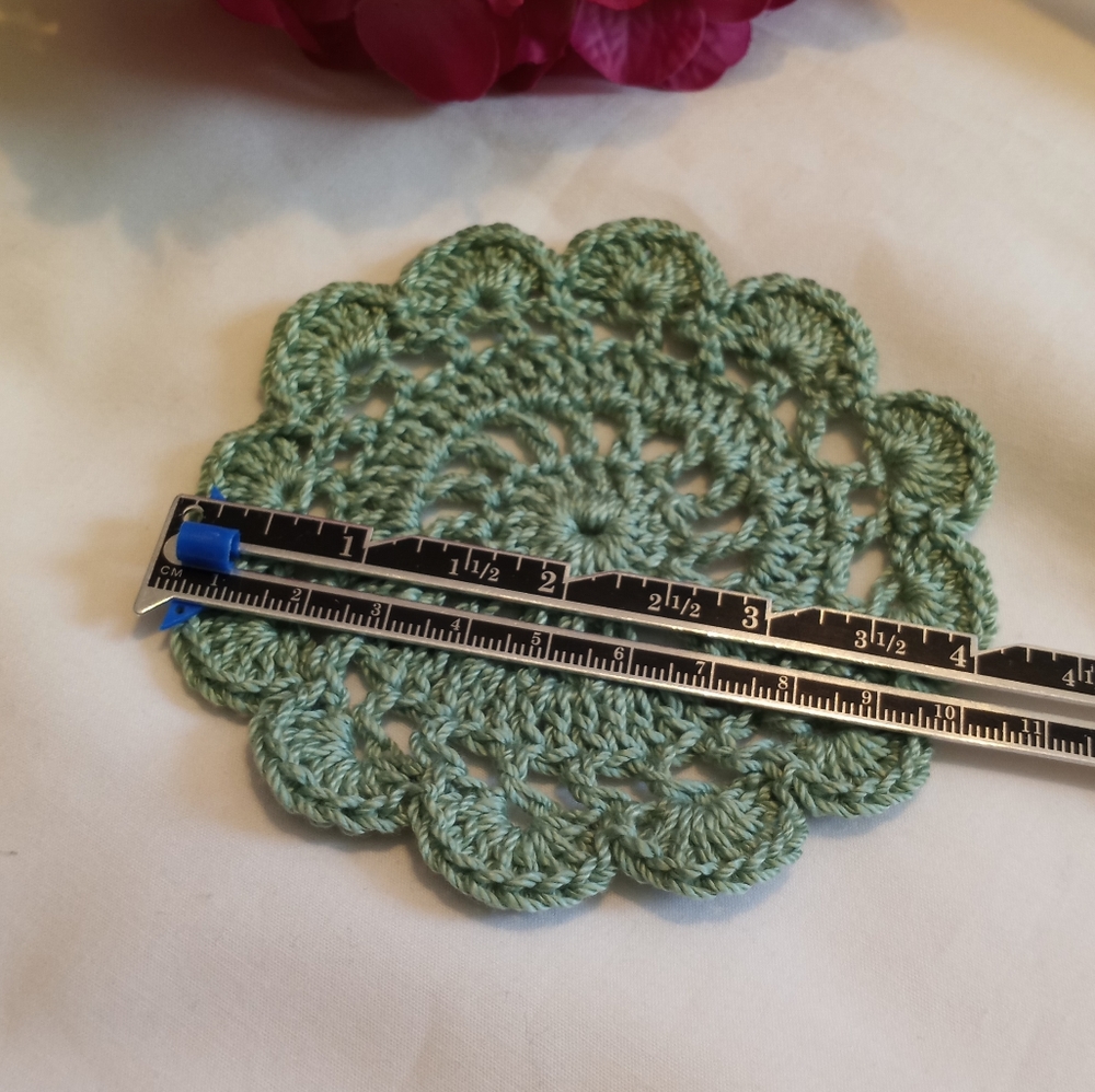 Crochet doily coaster set 4pc, handmade by seller cottage aesthetic, retro - Picture 13 of 15